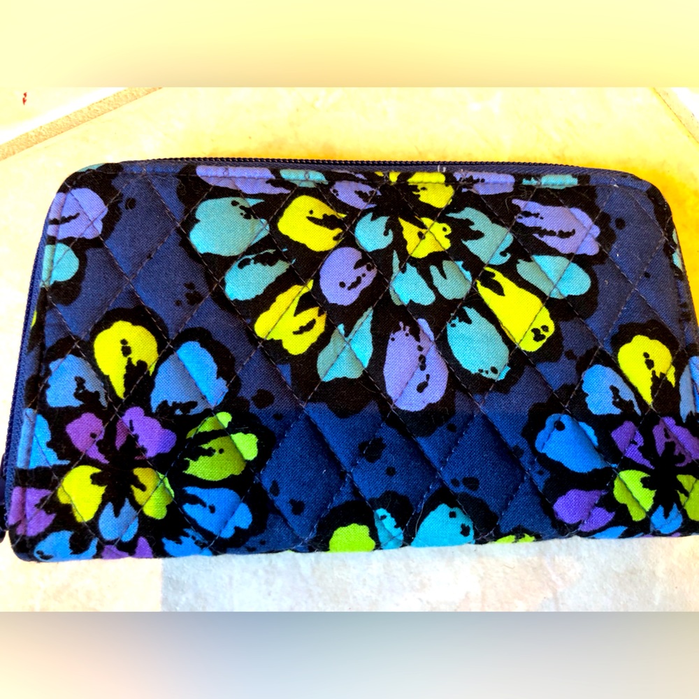 NWOT VERA BRADLEY wallet